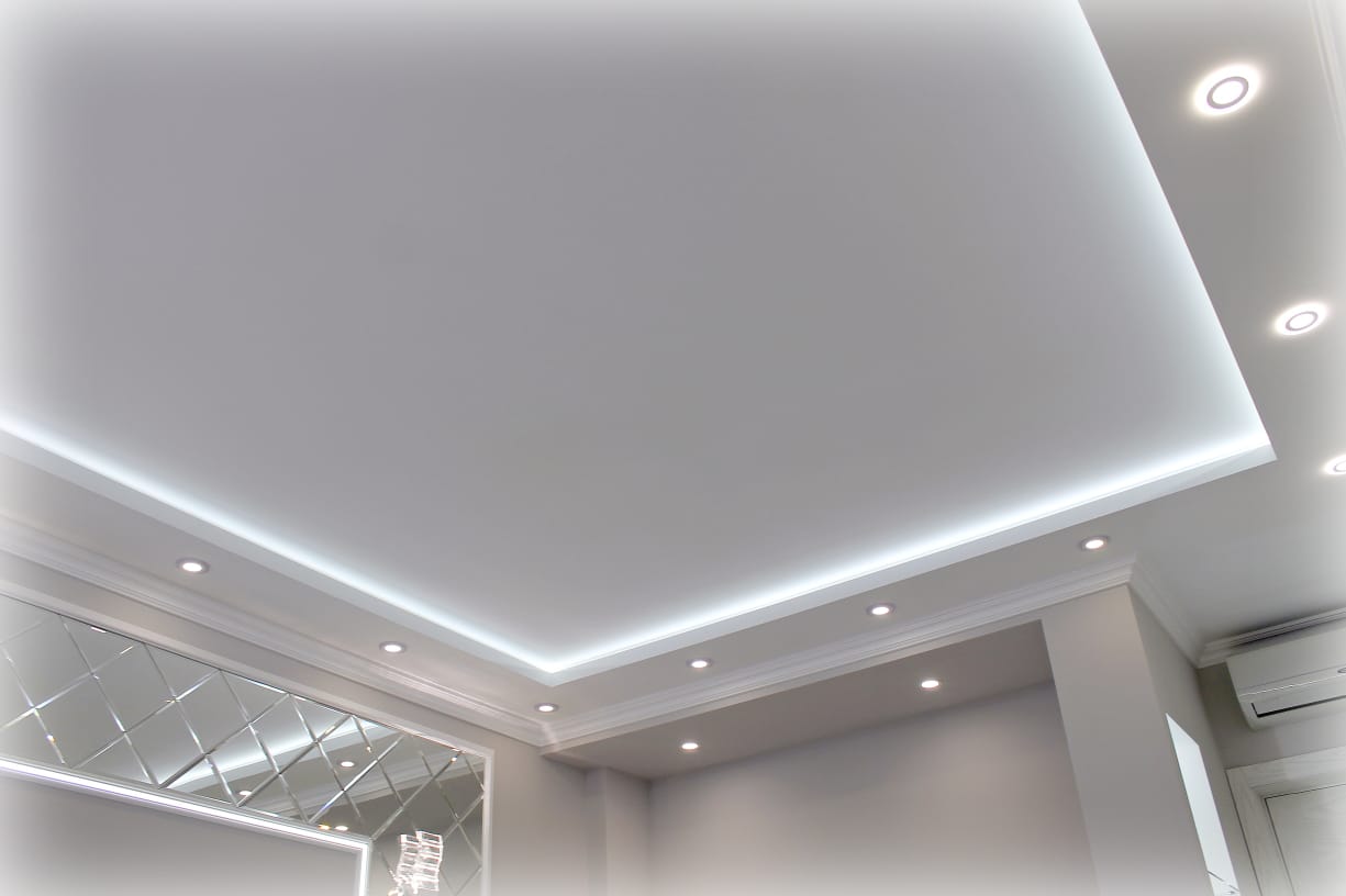 двухуровневый потолок с подсветкой из гкл